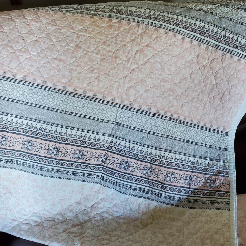 Twin quilt and Pillow Sham